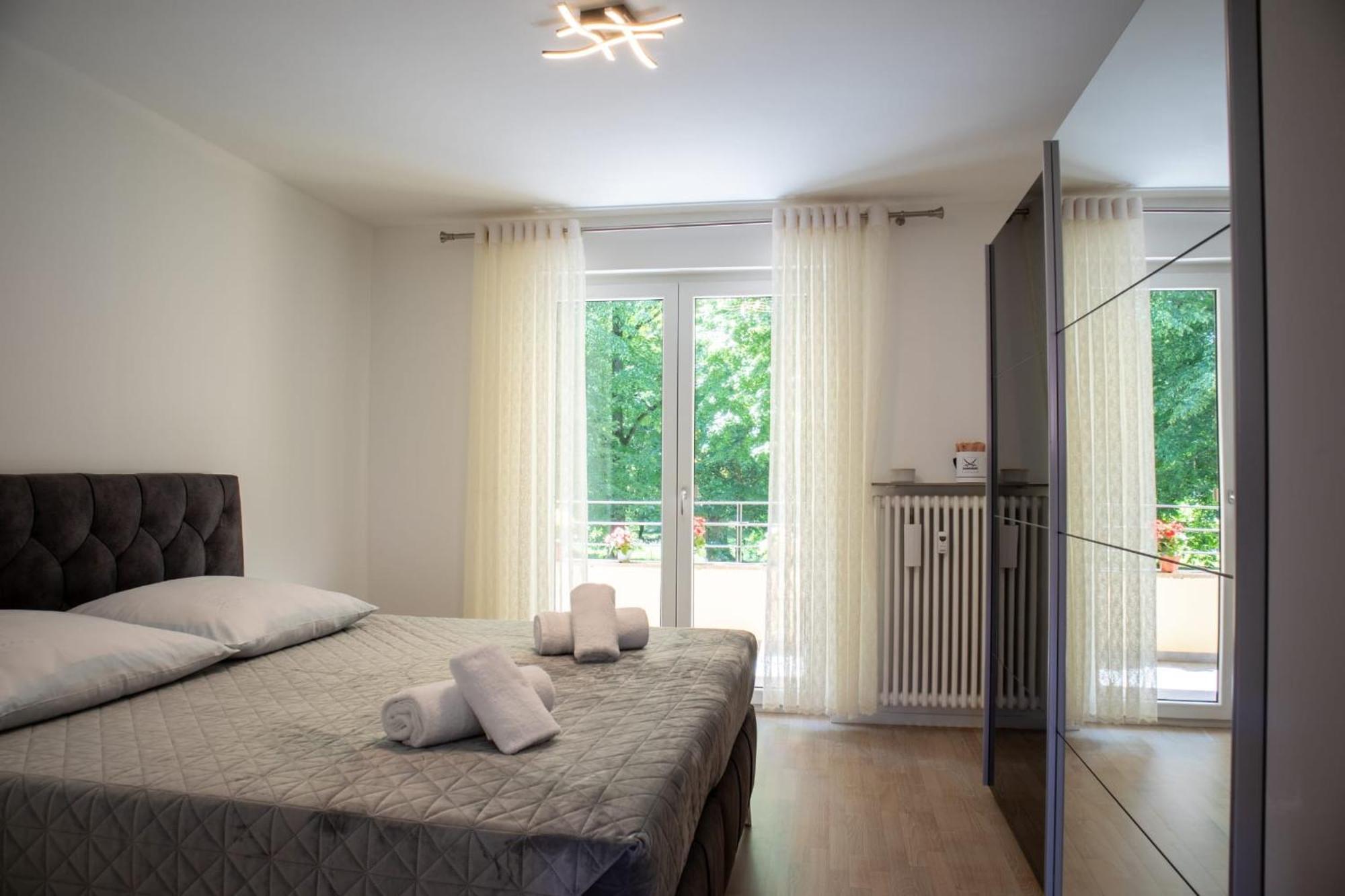 Mega Lux Apartment Esslingen am Neckar Ngoại thất bức ảnh